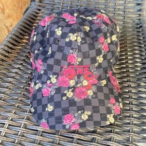 Black and gray checkered vans hat